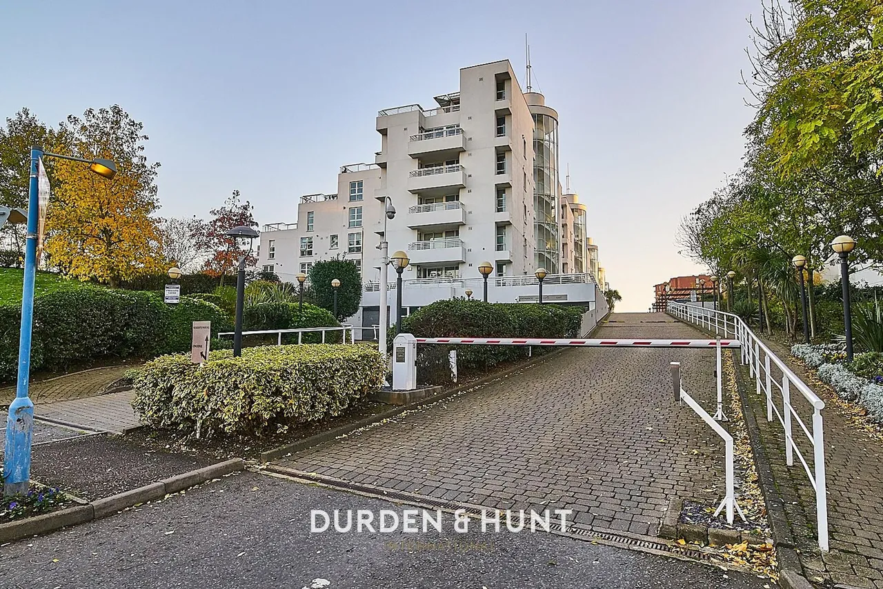 1 bed flat for sale, Barrier Point Road, Royal Docks, E16