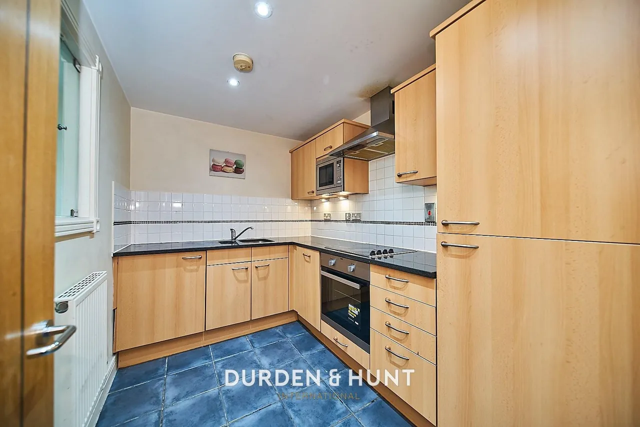 Barrier Point Road, Royal Docks, E16, photo 5