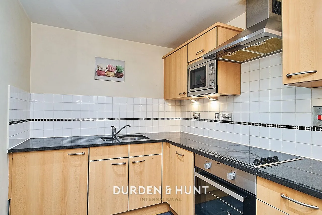 Barrier Point Road, Royal Docks, E16, photo 6