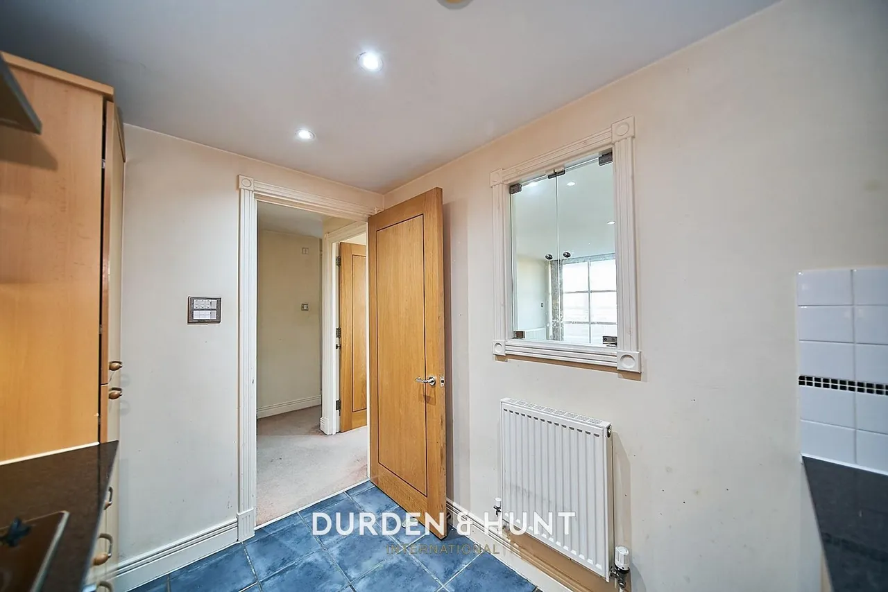 Barrier Point Road, Royal Docks, E16, photo 7