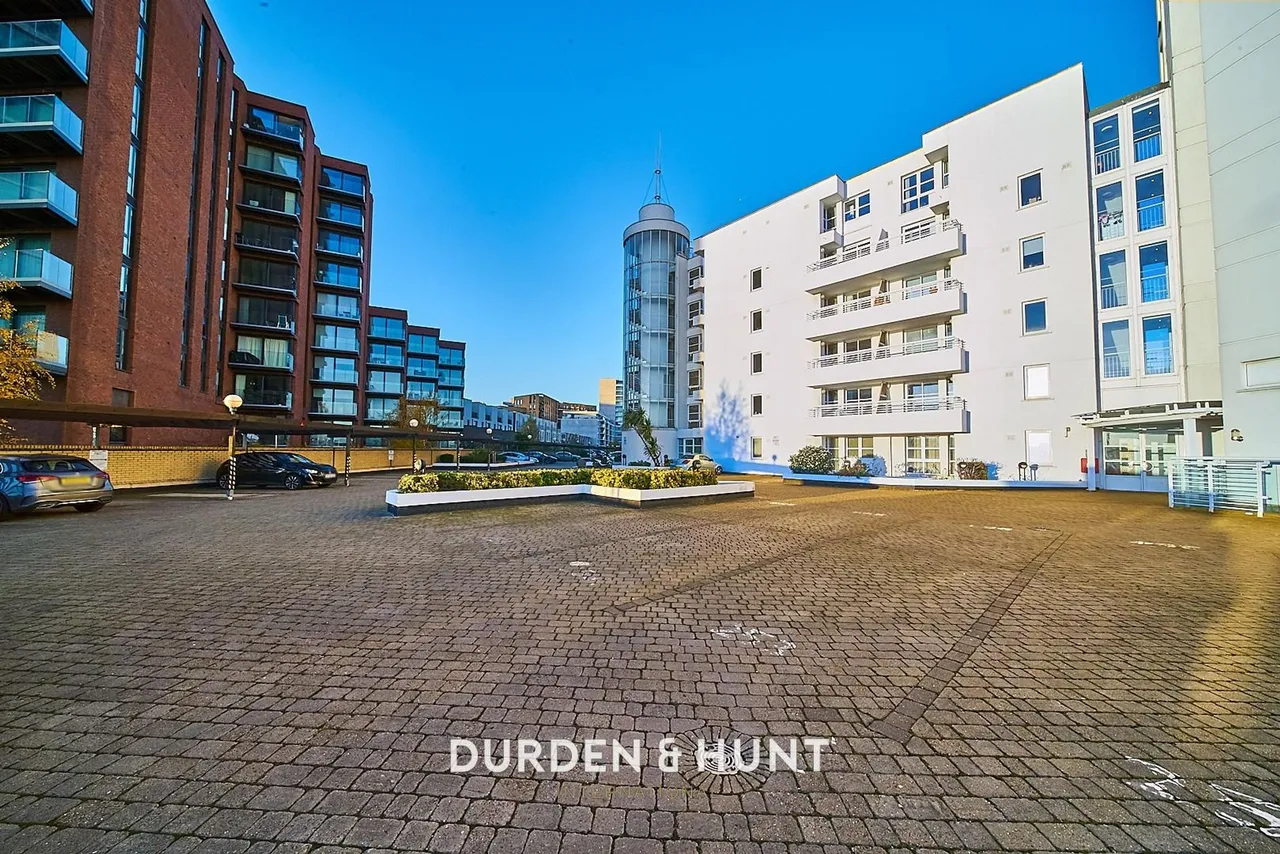 Barrier Point Road, Royal Docks, E16, photo 15