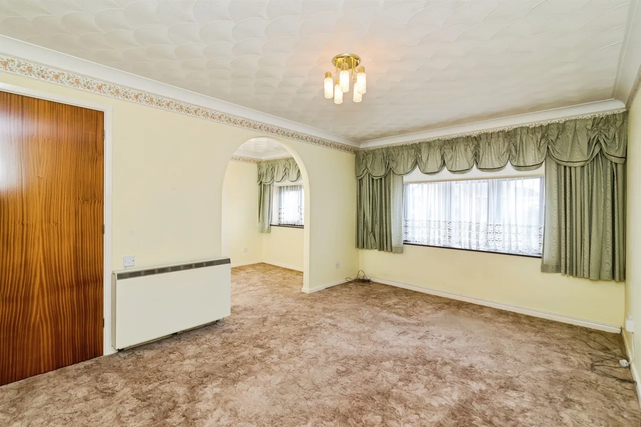 Crestview Drive, Lowestoft, photo 2