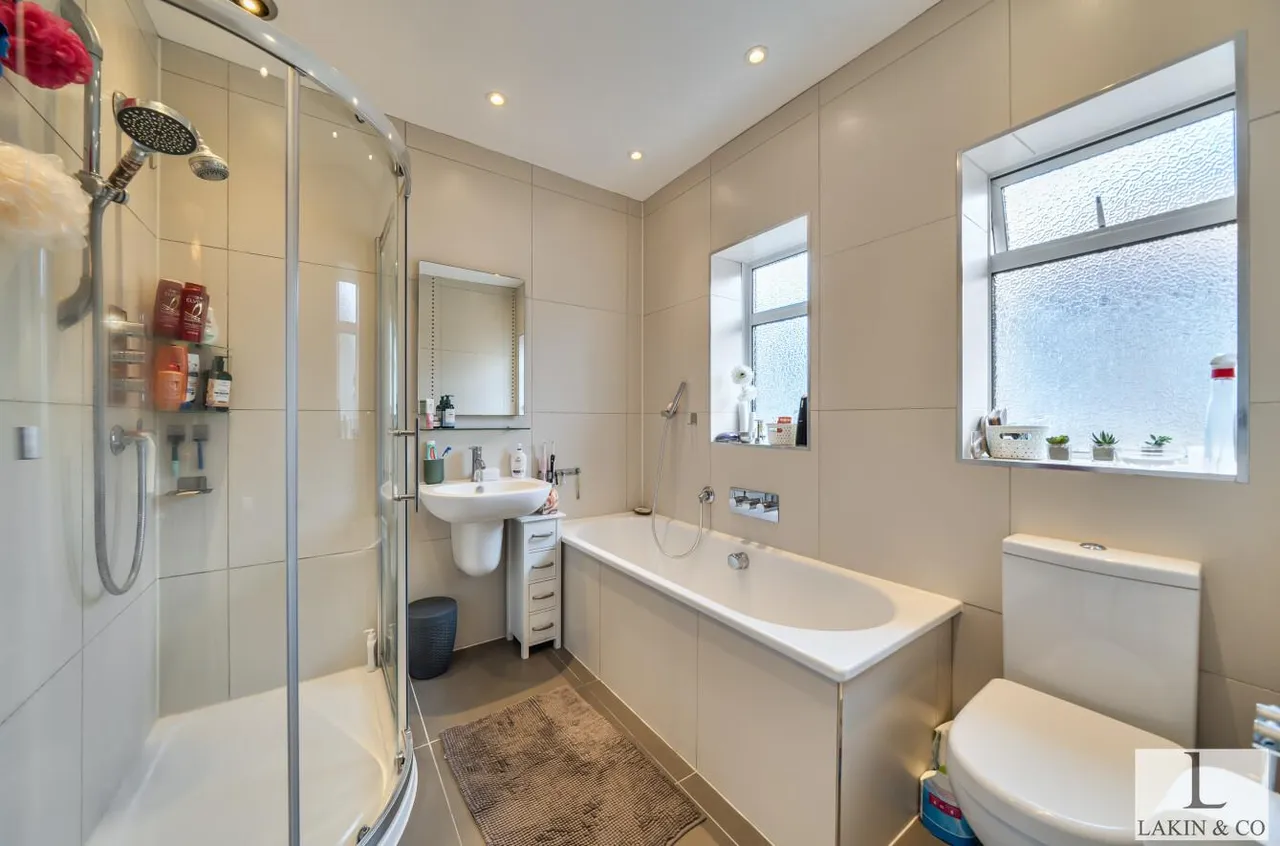 Hoylake Crescent, Ickenham, UB10 8JL, photo 11