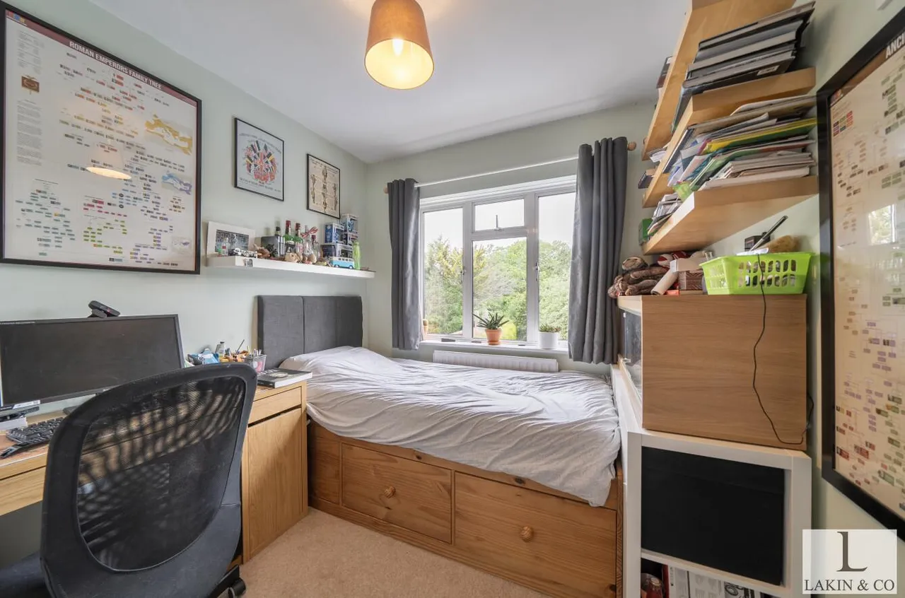 Hoylake Crescent, Ickenham, UB10 8JL, photo 9