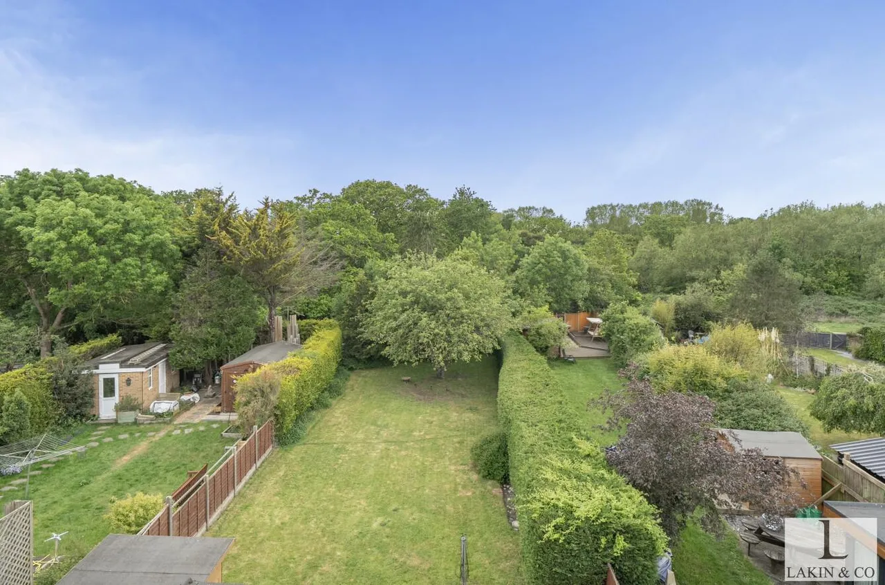 Hoylake Crescent, Ickenham, UB10 8JL, photo 17
