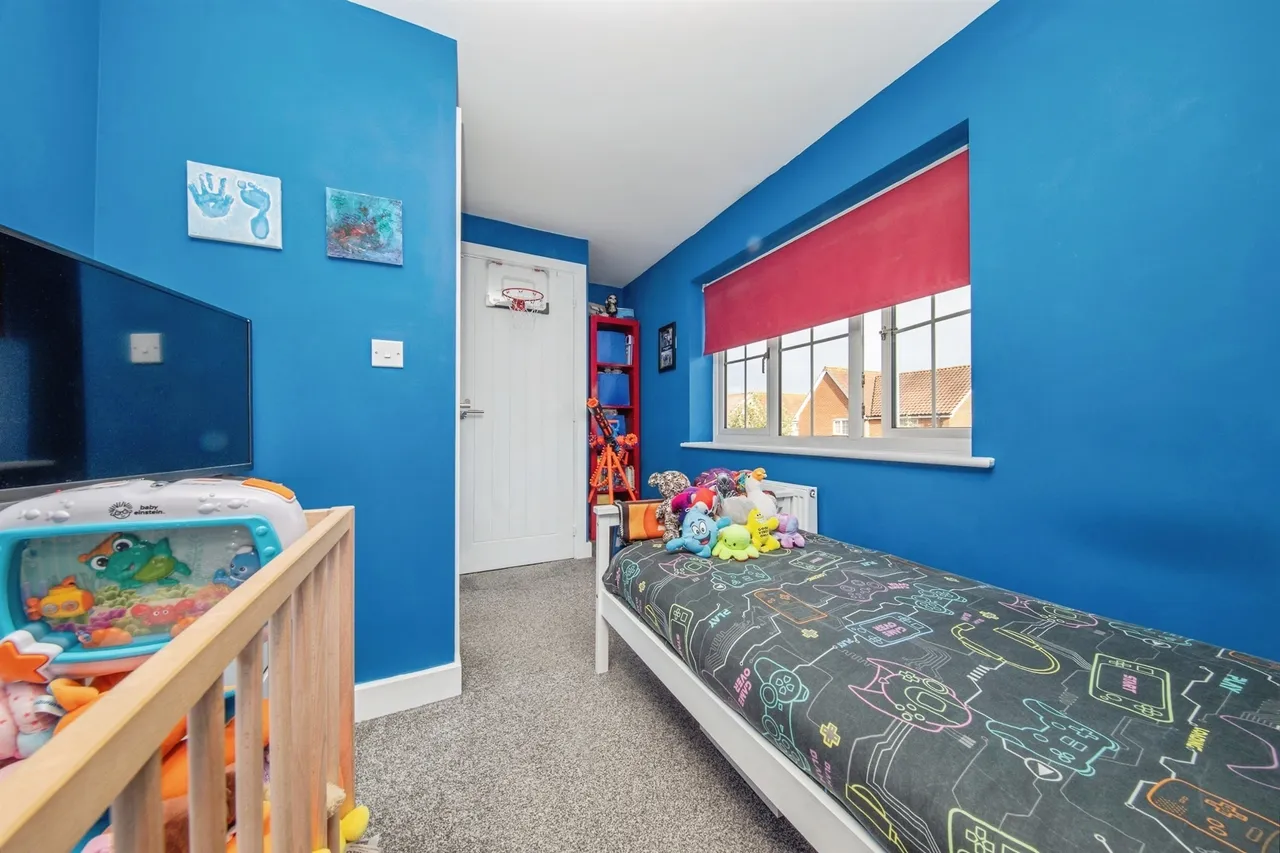 Dresden Square, Clacton-On-Sea, CO16, photo 11