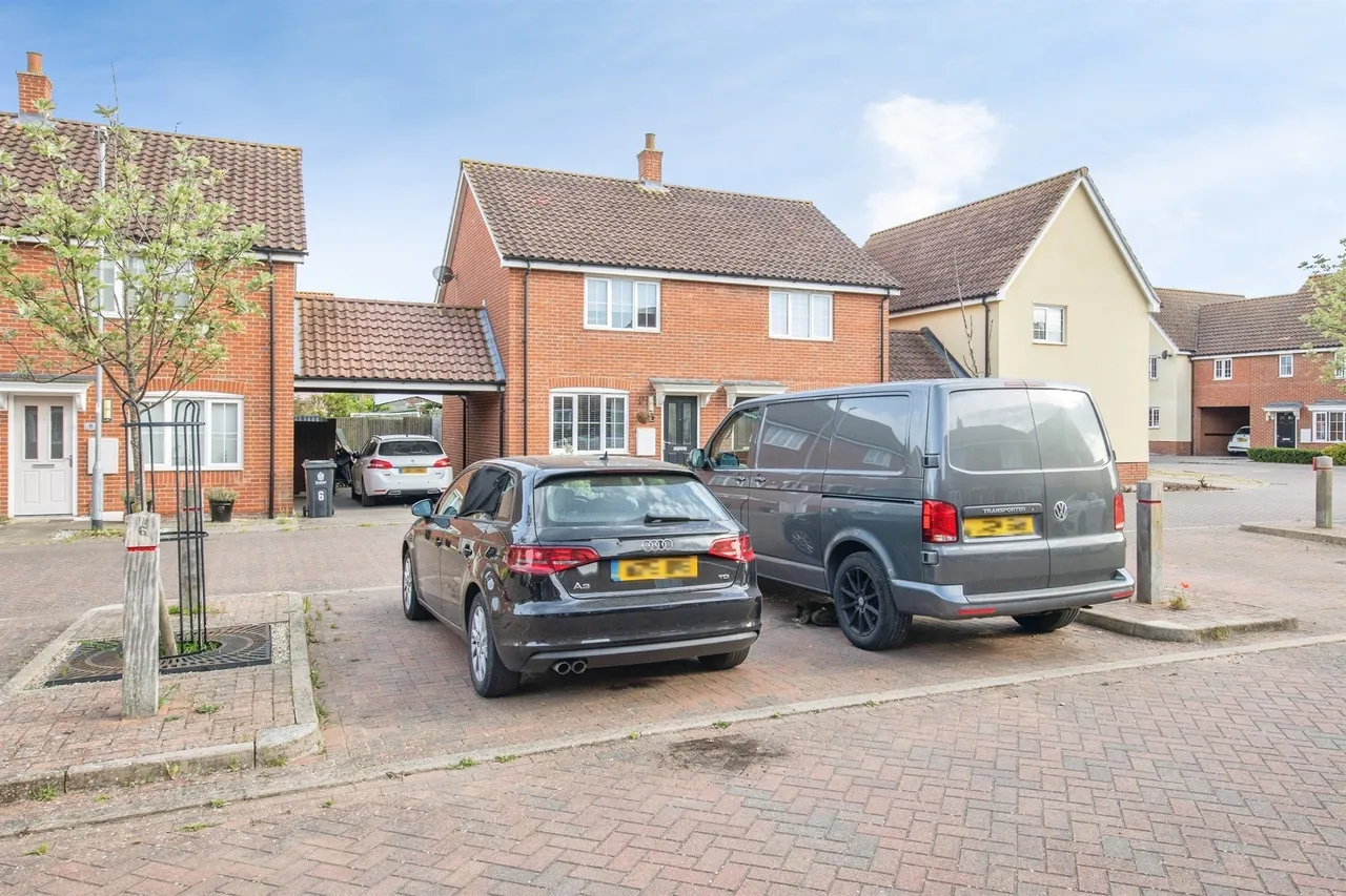 Dresden Square, Clacton-On-Sea, CO16, photo 15