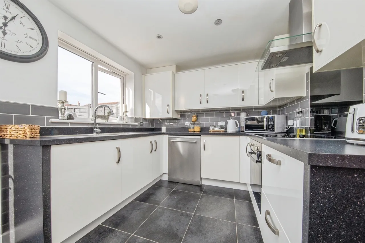 Dresden Square, Clacton-On-Sea, CO16, photo 6
