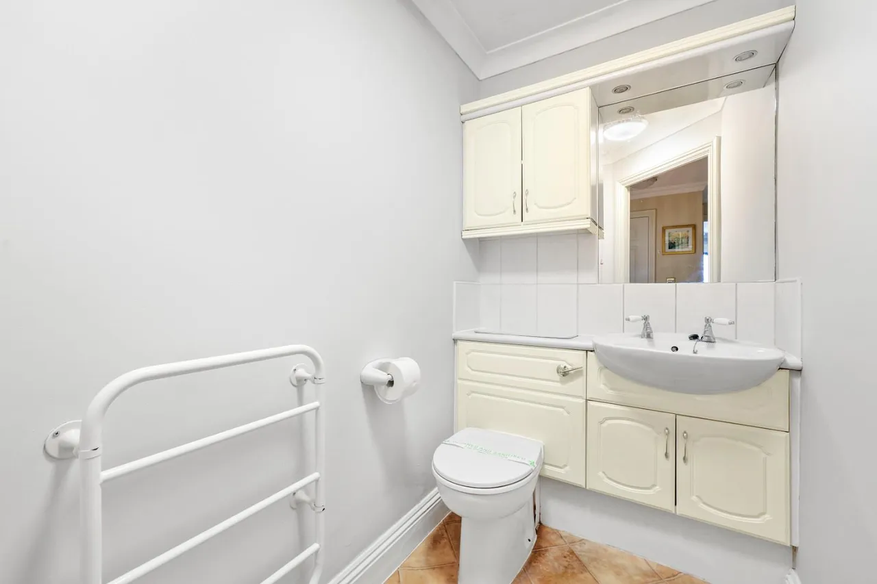 Victoria Road, Buckhurst Hill, IG9 5EW, photo 5