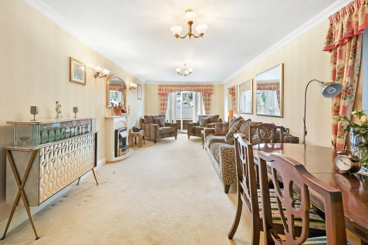 Victoria Road, Buckhurst Hill, IG9 5EW, photo 8