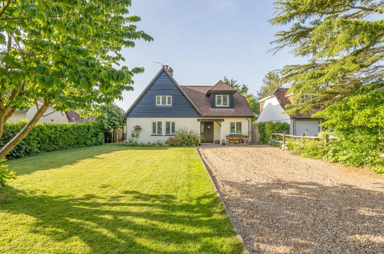 4 bed property for sale, The Byway, Middleton-On-Sea, PO22