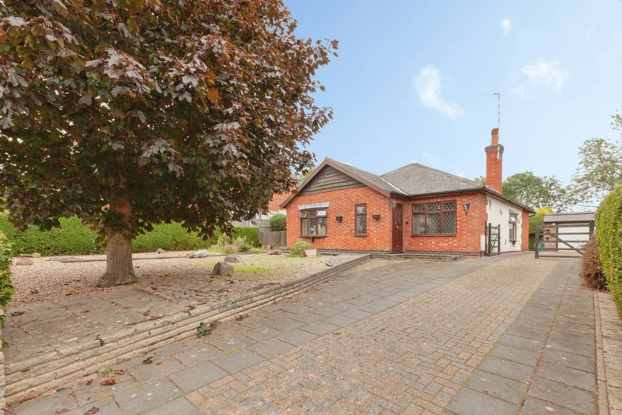 2 bed house for sale, Scraptoft Lane, Leicester, LE5