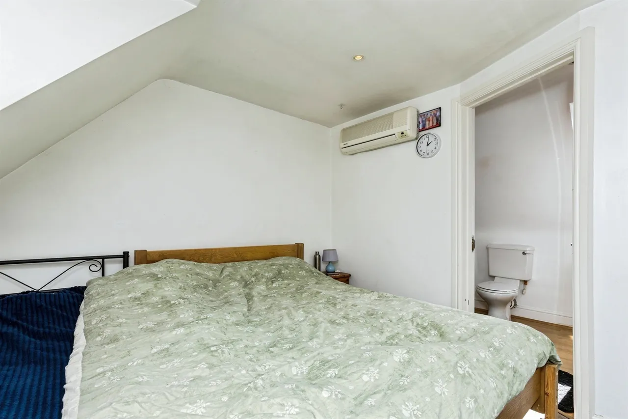 Parsonage Road, Horsham, RH12, photo 9