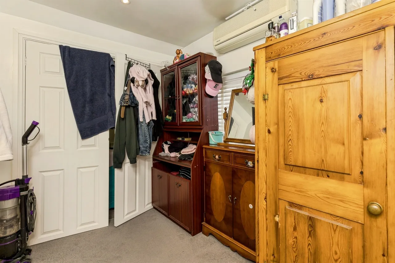 Parsonage Road, Horsham, RH12, photo 11