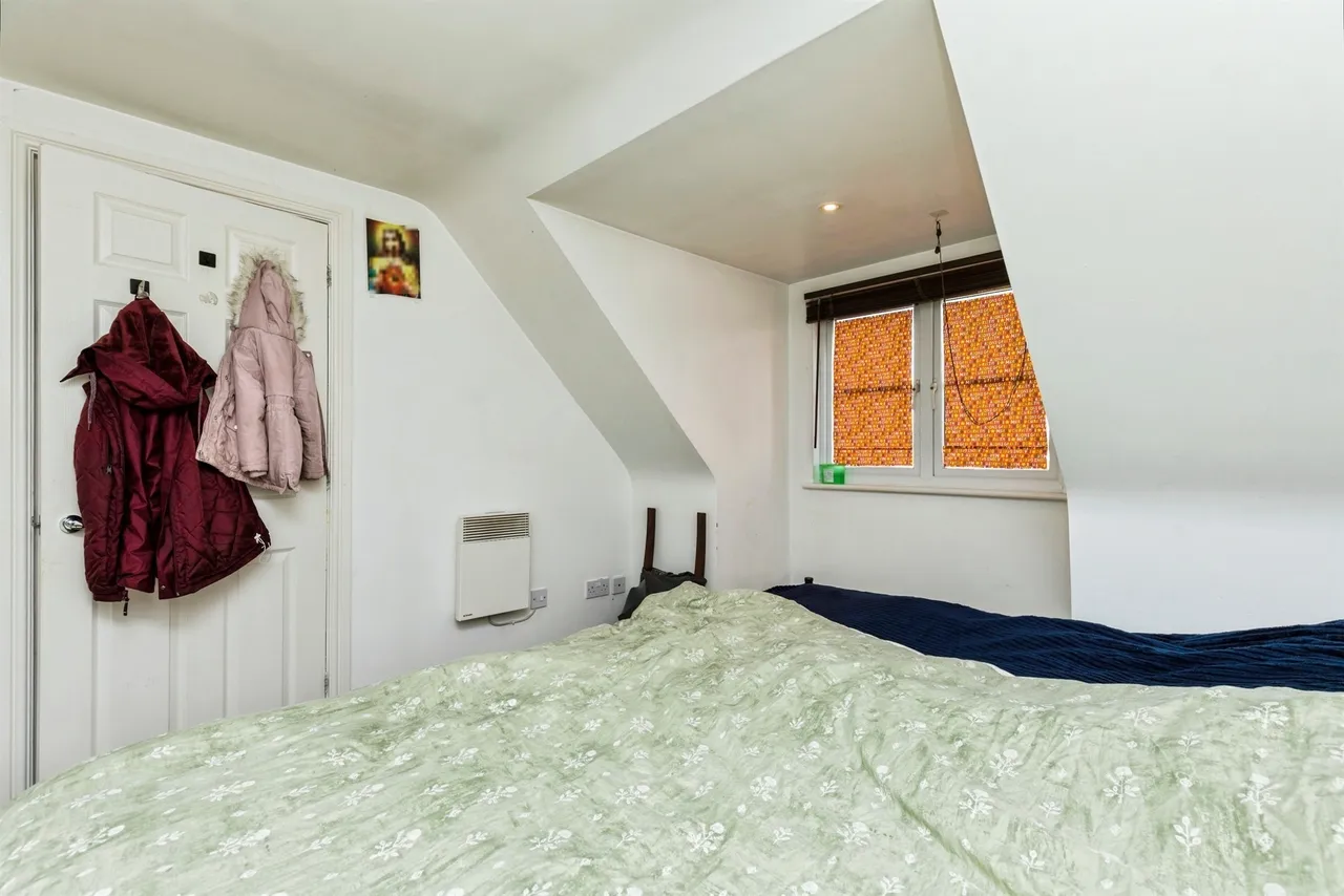 Parsonage Road, Horsham, RH12, photo 8
