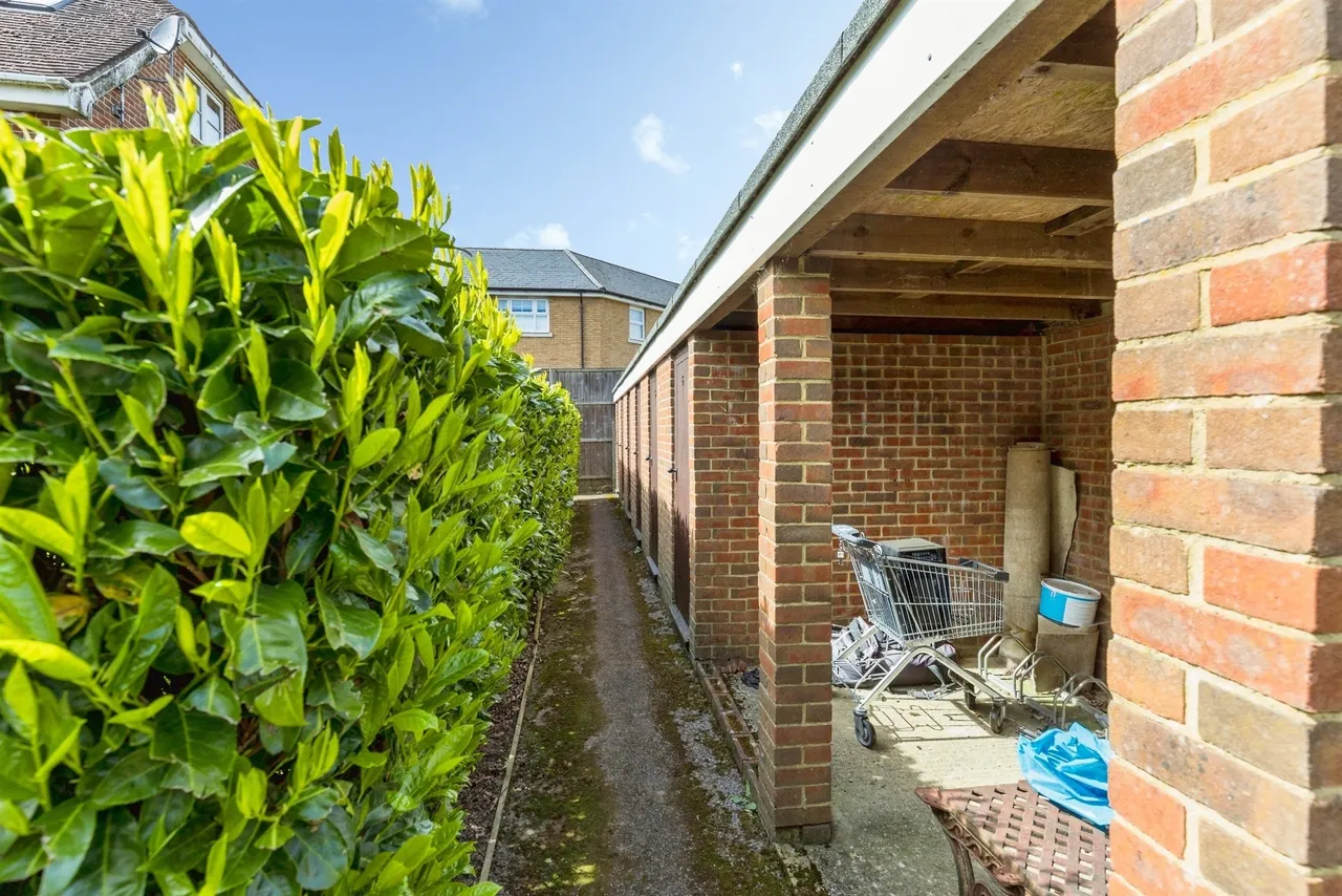 Parsonage Road, Horsham, RH12, photo 15