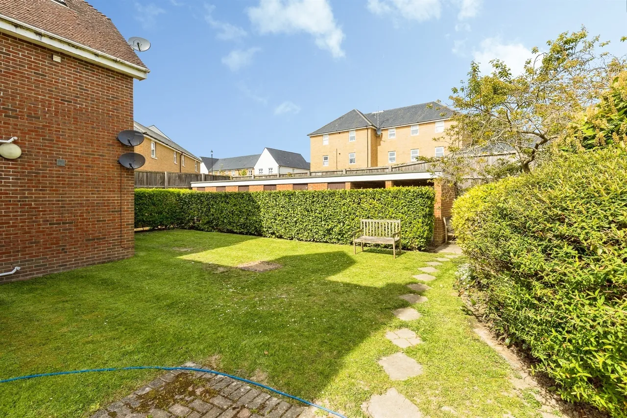 Parsonage Road, Horsham, RH12, photo 2