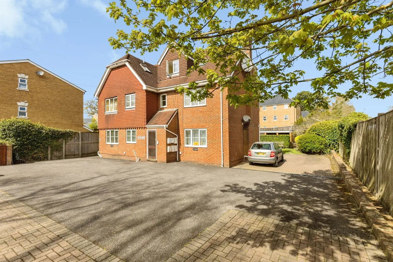 Parsonage Road, Horsham, RH12, photo 14
