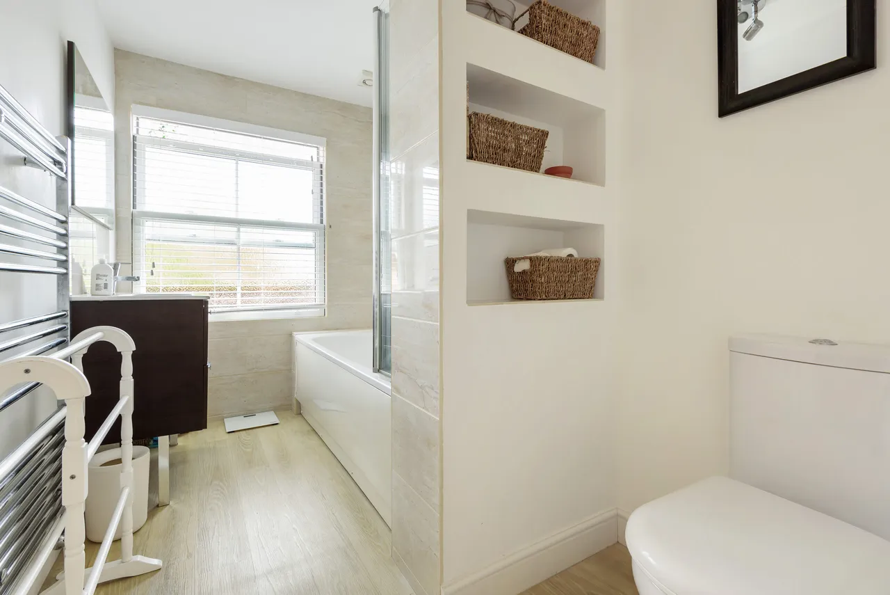 Oakview Headley Road, Grayshott, GU26, photo 9