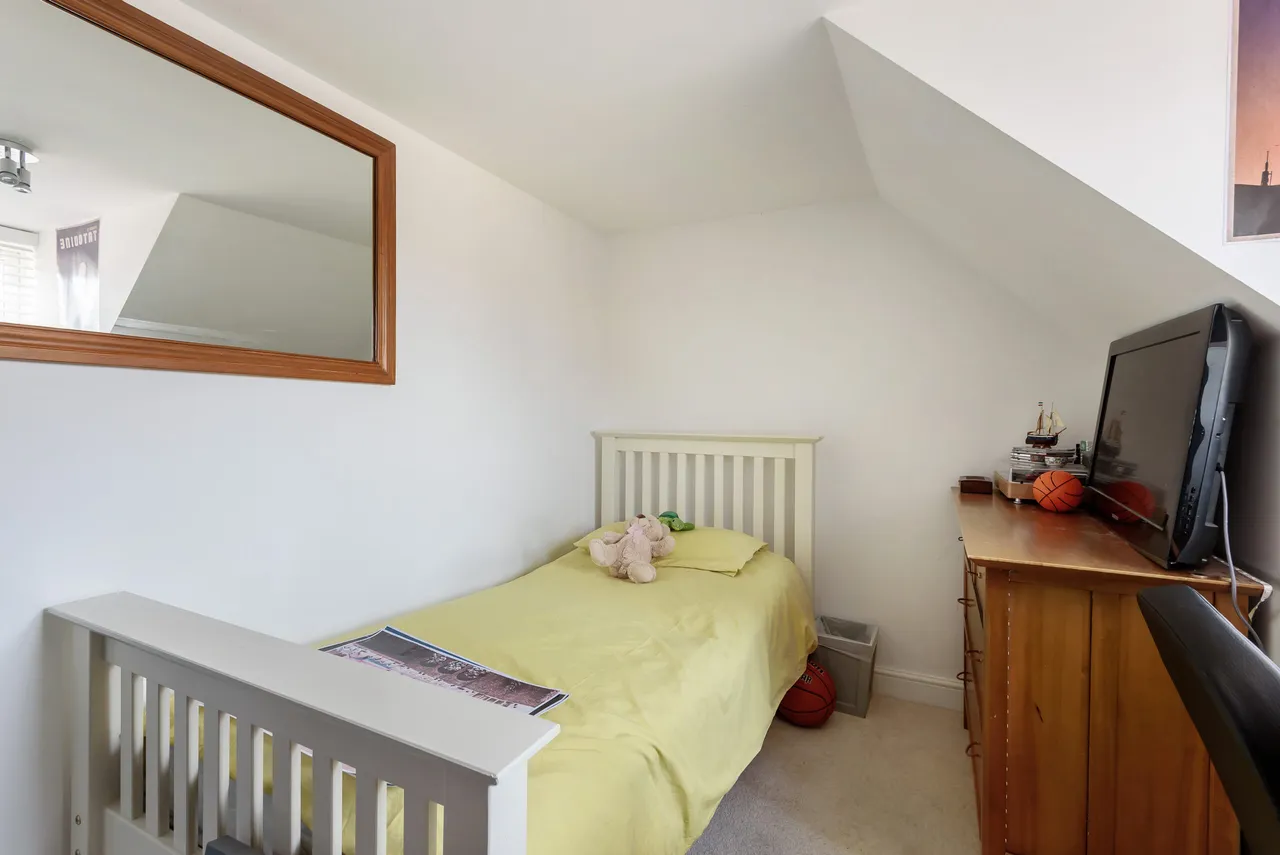 Oakview Headley Road, Grayshott, GU26, photo 12