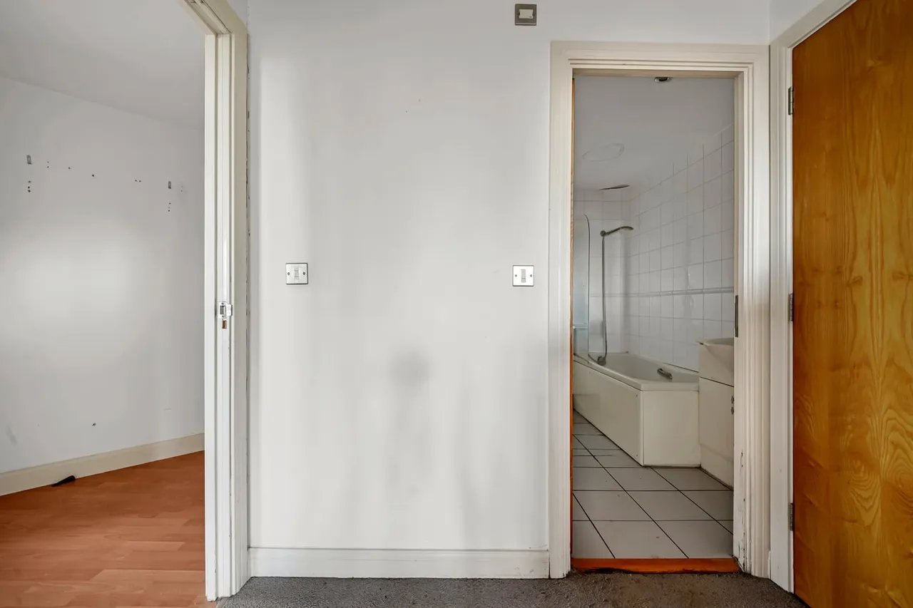 Flat 65 Western Beach Apartments, 36 Hanover Avenue, London, E16 1DZ, photo 12