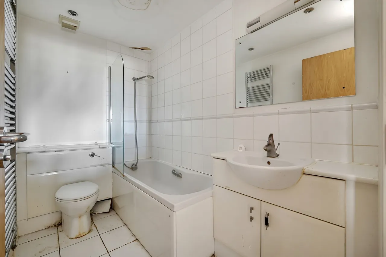 Flat 65 Western Beach Apartments, 36 Hanover Avenue, London, E16 1DZ, photo 8