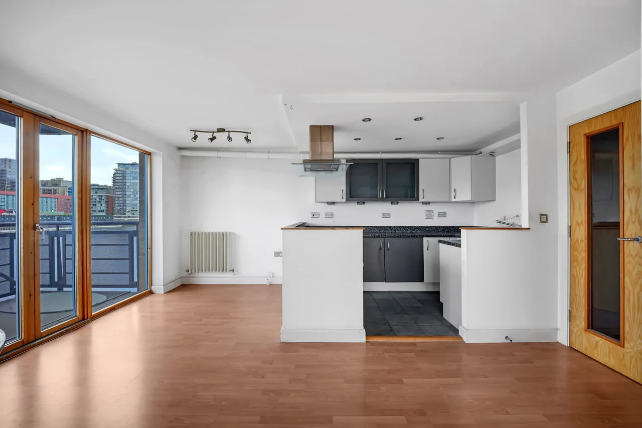 Flat 65 Western Beach Apartments, 36 Hanover Avenue, London, E16 1DZ, photo 4