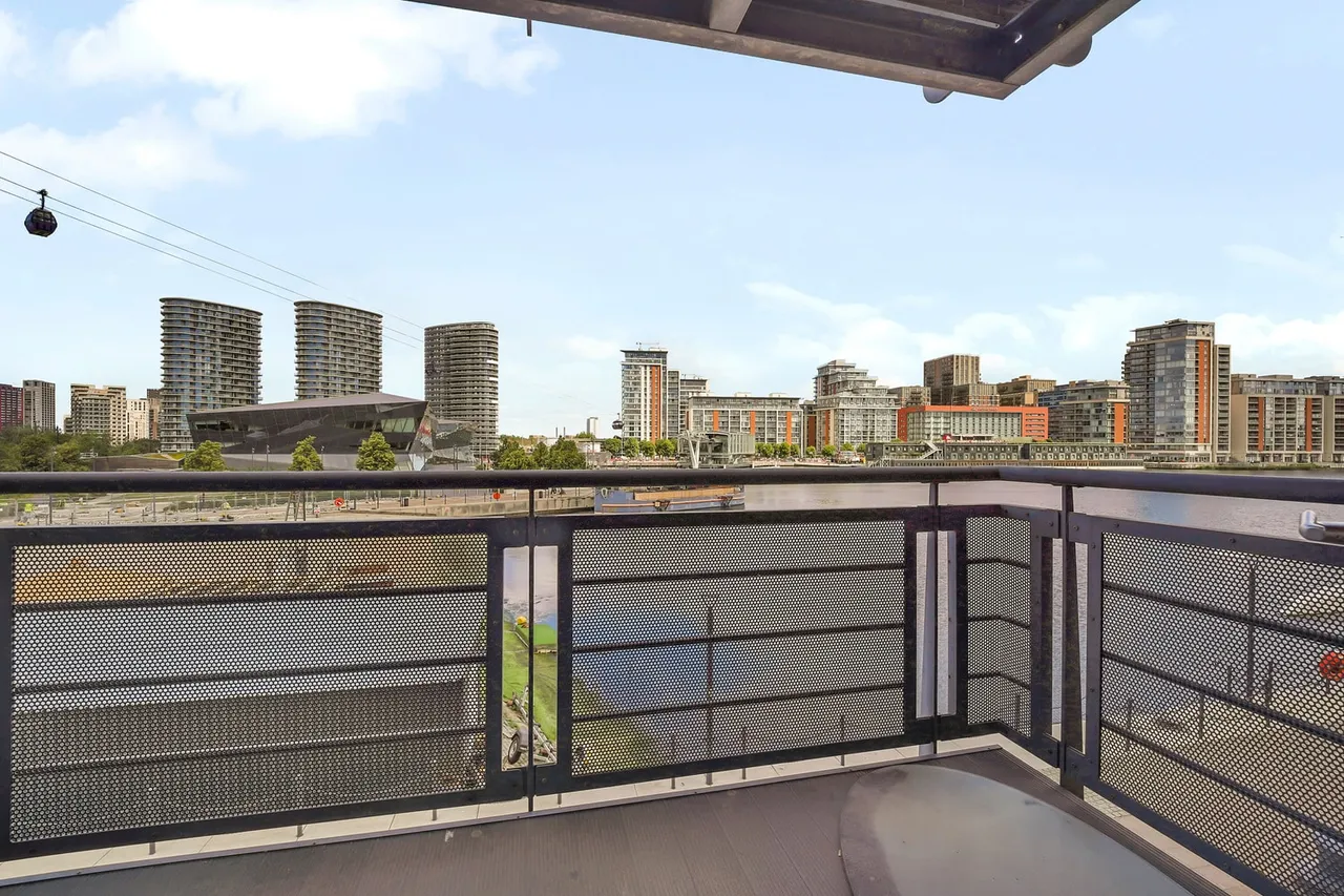 Flat 65 Western Beach Apartments, 36 Hanover Avenue, London, E16 1DZ, photo 3