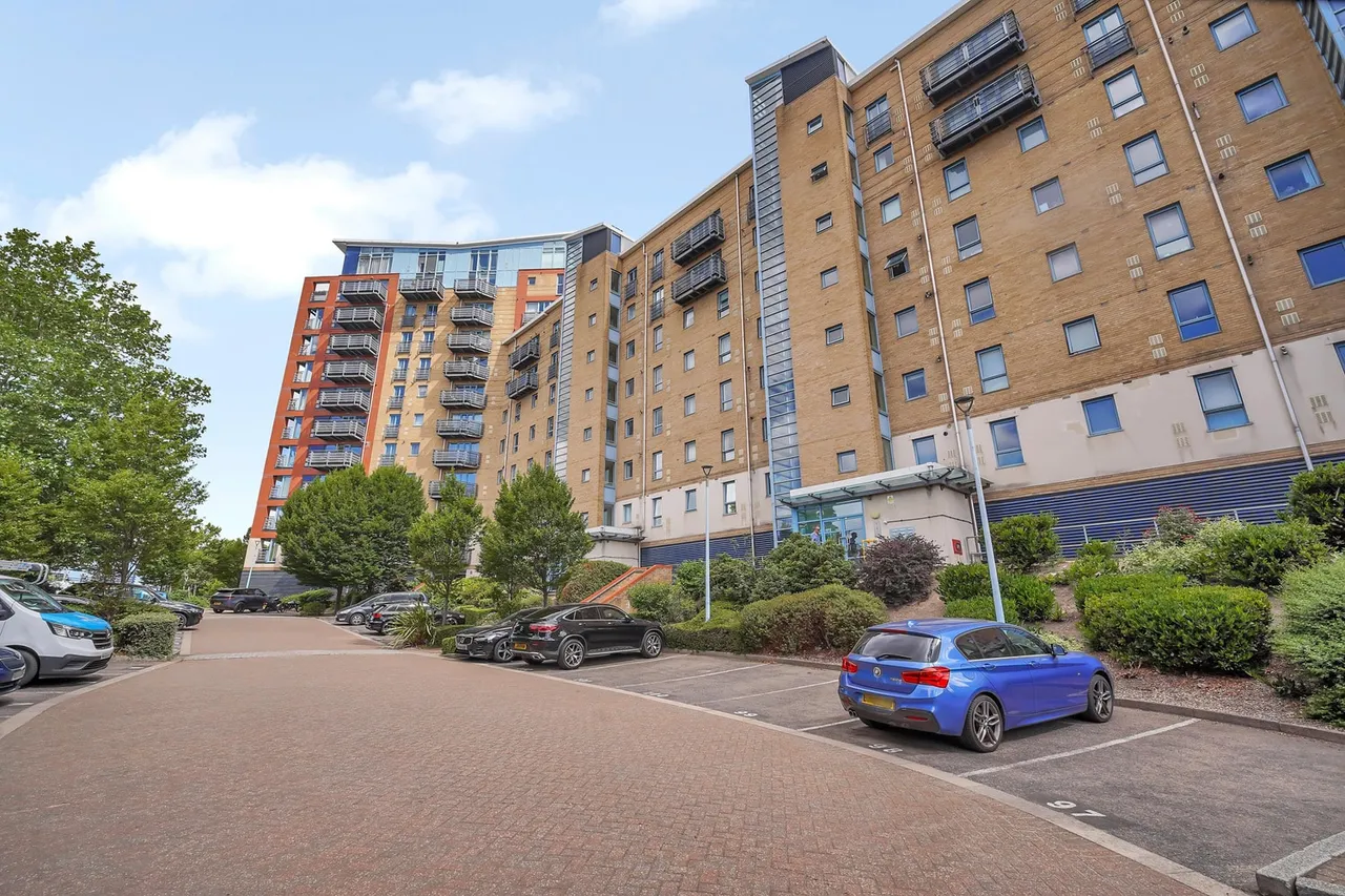 2 bed property for sale — Flat 65 Western Beach Apartments, 36 Hanover Avenue, London, E16 1DZ
