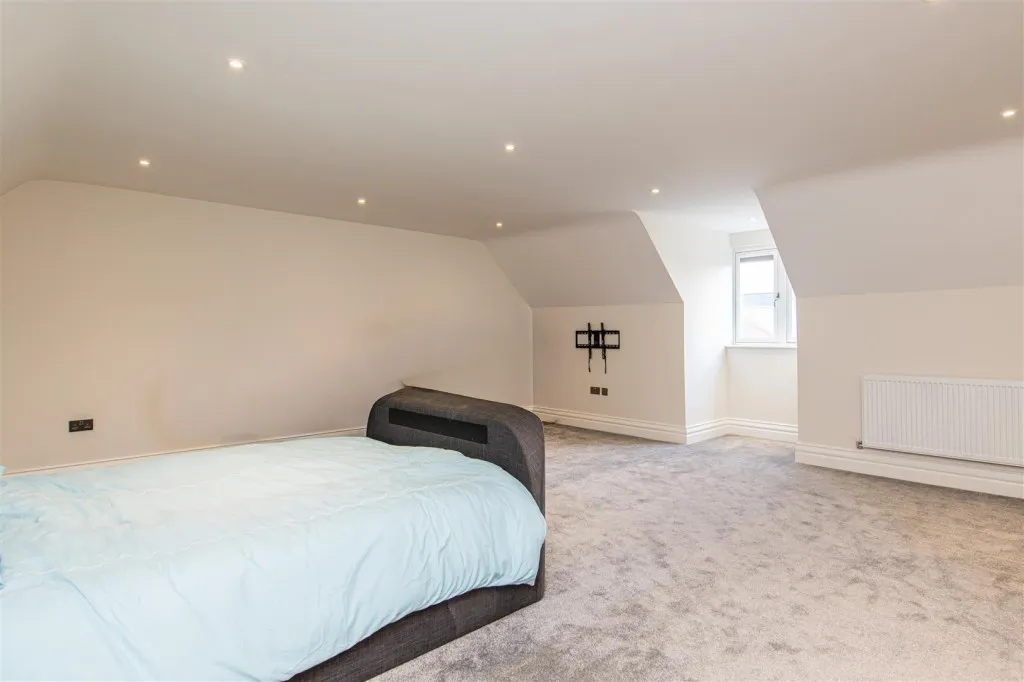 Coles Close, Little Harrowden, photo 35
