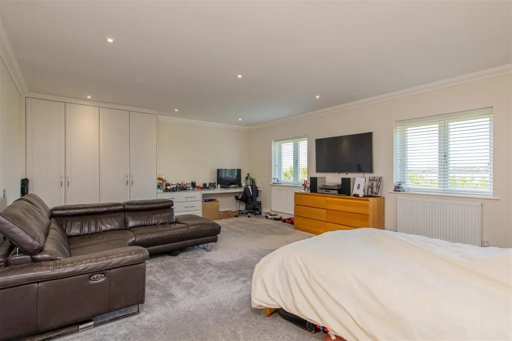 Coles Close, Little Harrowden, photo 30