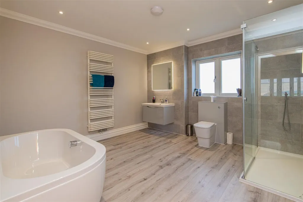 Coles Close, Little Harrowden, photo 29