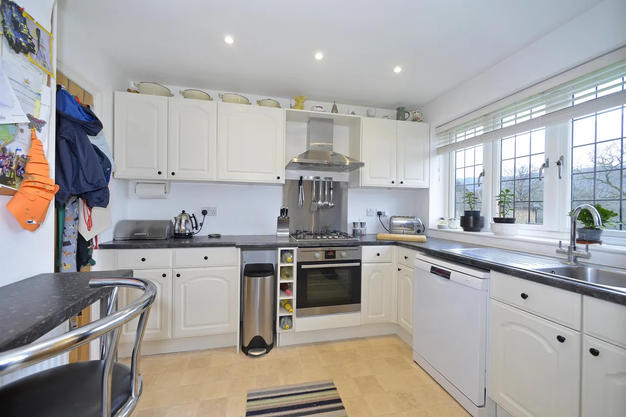 Grayswood Road, HASLEMERE, GU27, photo 4