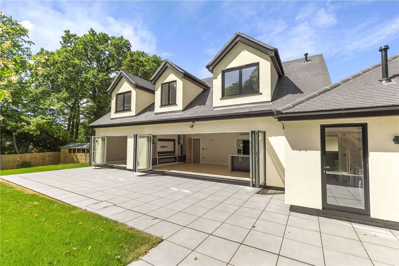 The Paddock, Haslemere, Surrey, GU27 1HB, photo 12