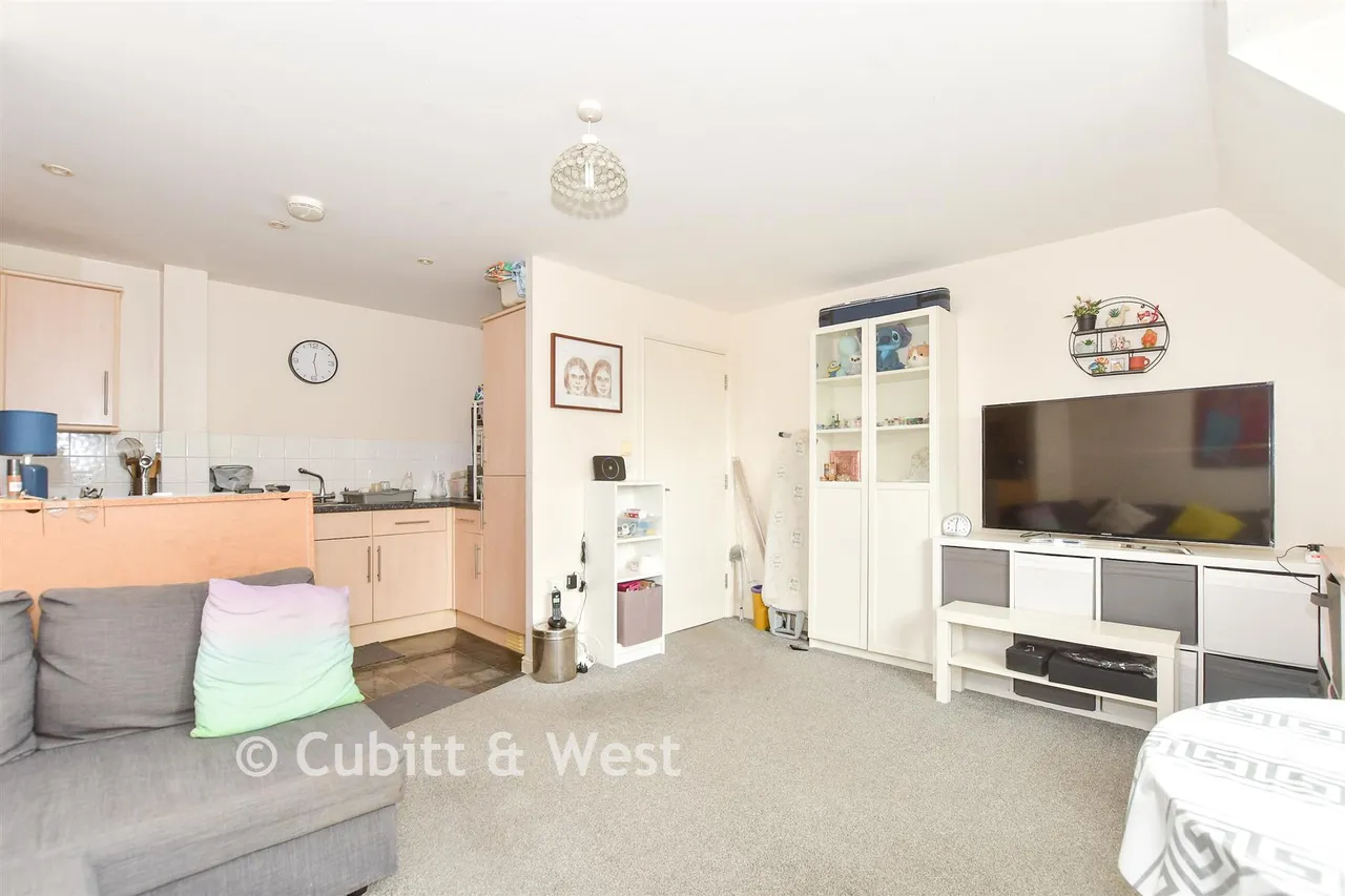 Massetts Road, Horley, RH6, photo 5