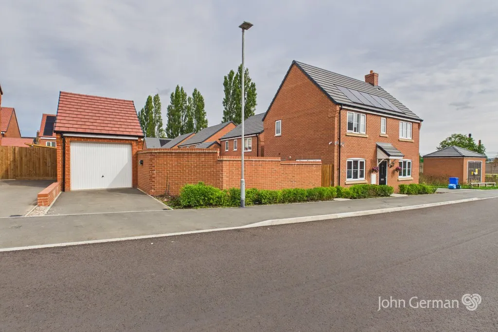 3 bed house for sale, Abbot Way, Burton-on-Trent