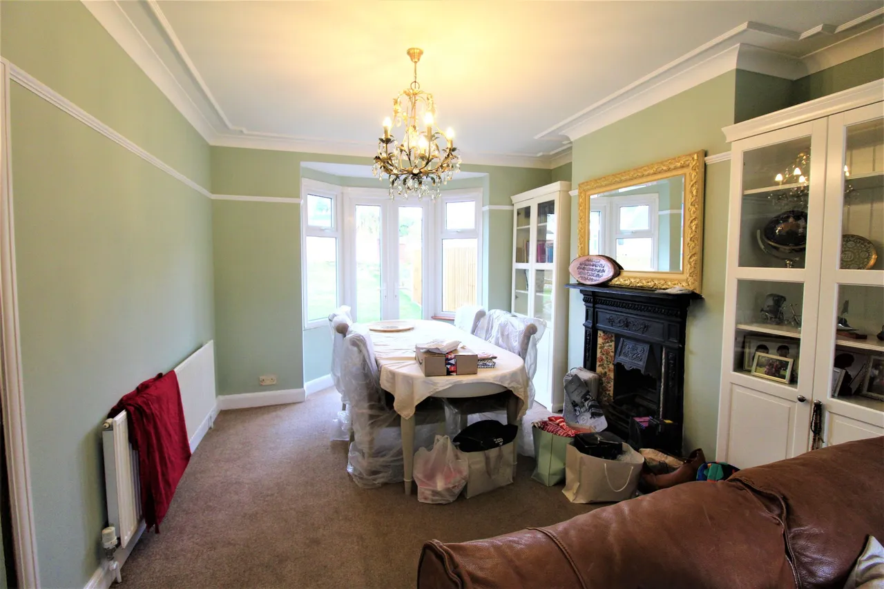 Allenby Crescent, Grays, Essex, RM17 6DH, photo 2