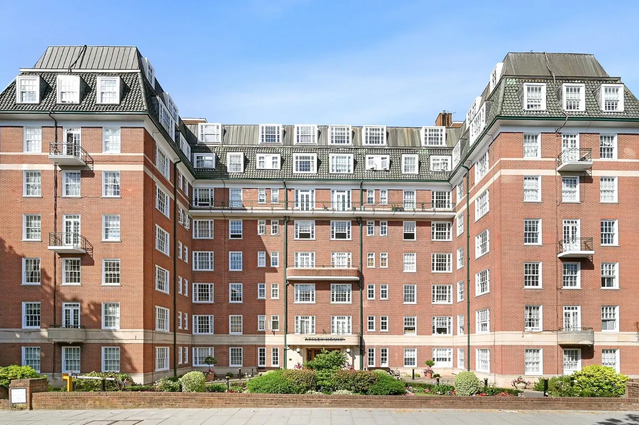 Finchley Road, London, photo 3