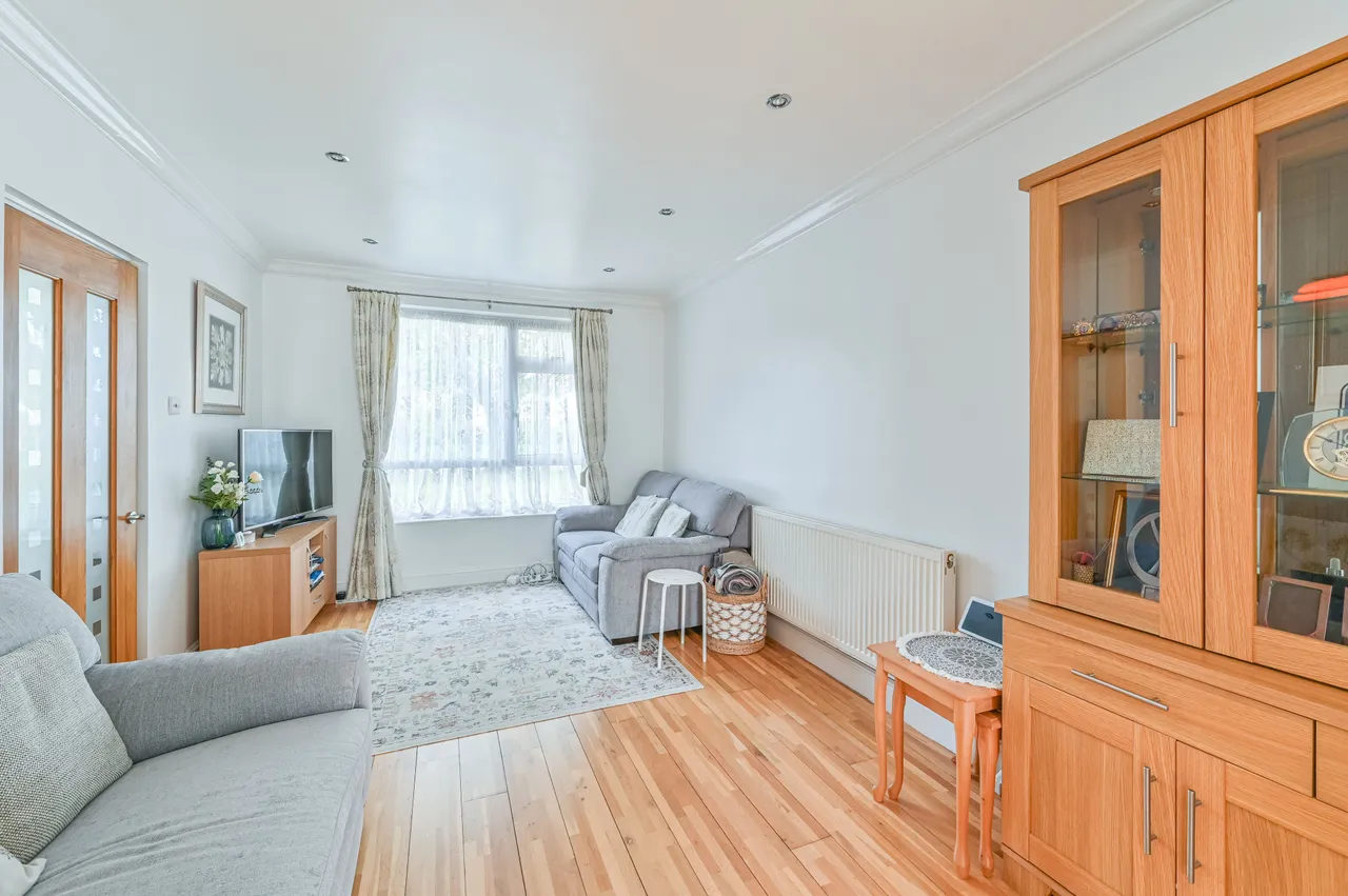 13 Stane Way, London, photo 2
