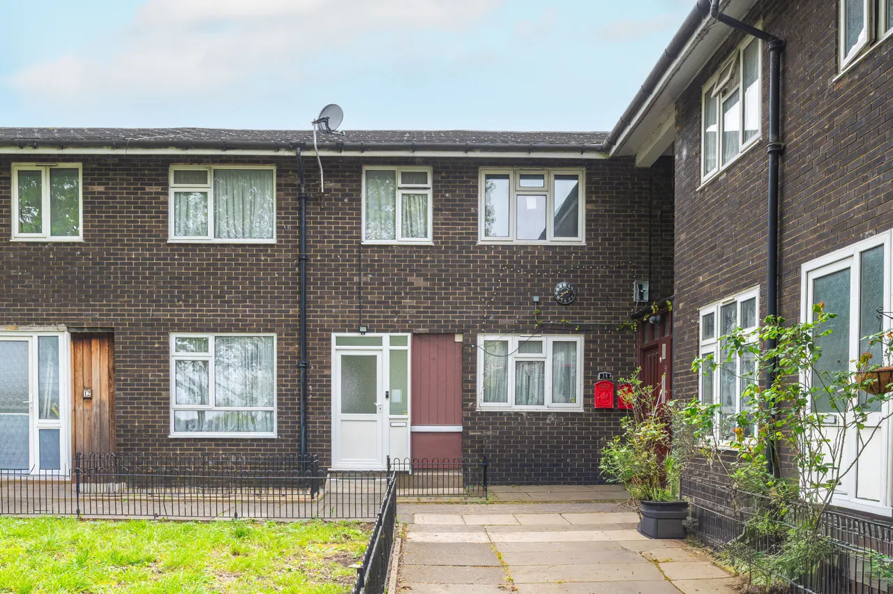 3 bed house for sale — 13 Stane Way, London
