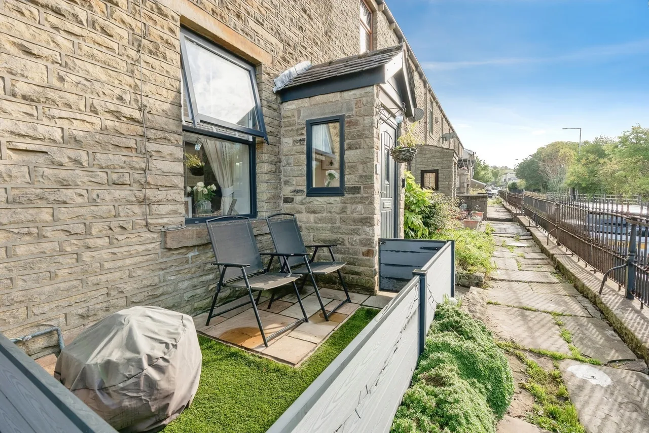 Burnley Road, Cliviger, BB10, photo 28