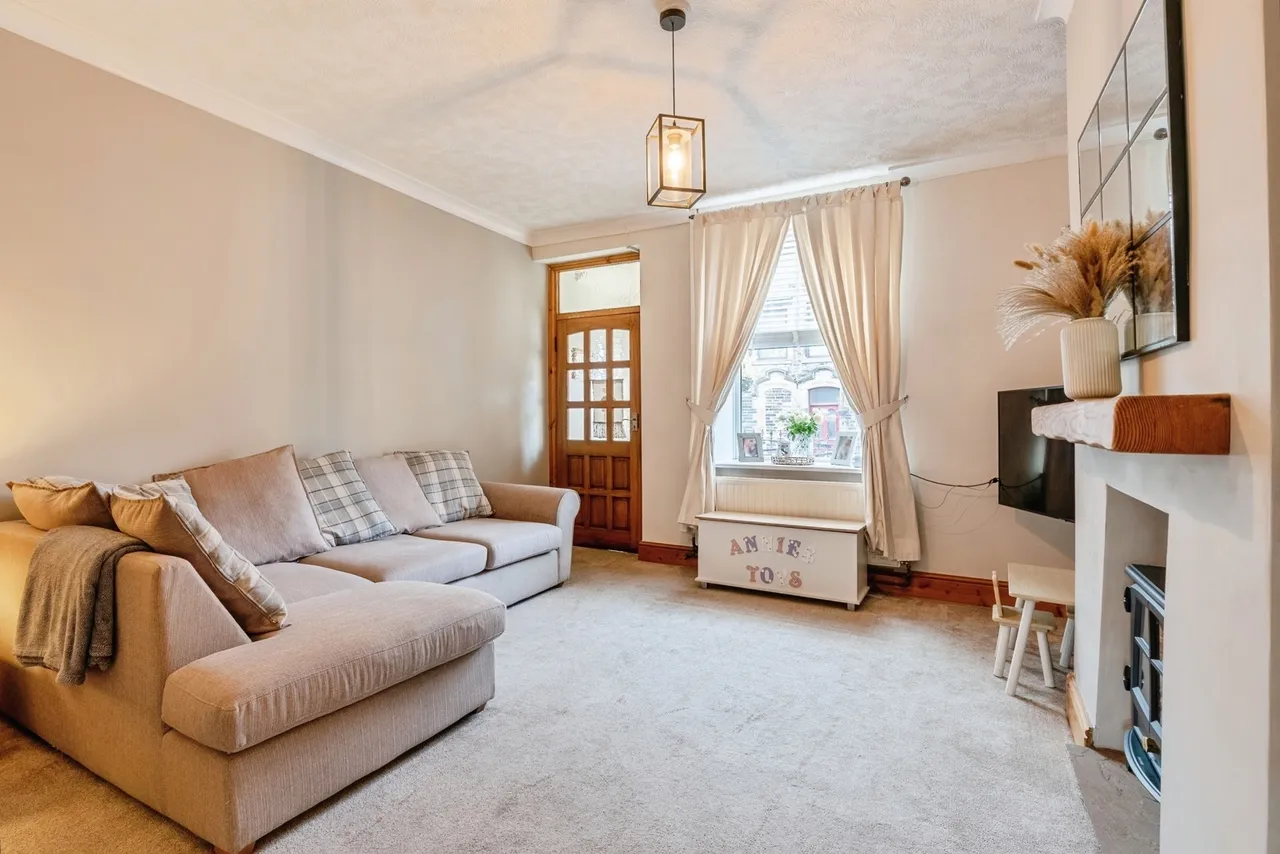 Burnley Road, Cliviger, BB10, photo 6