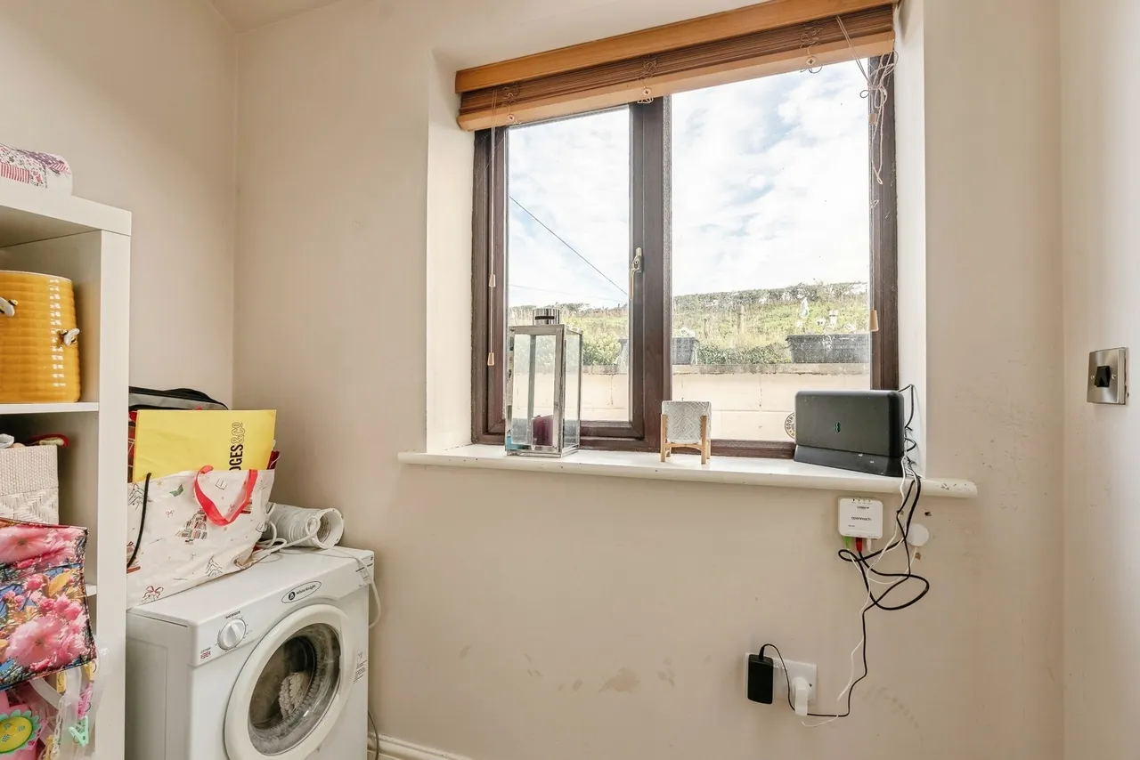 Burnley Road, Cliviger, BB10, photo 11