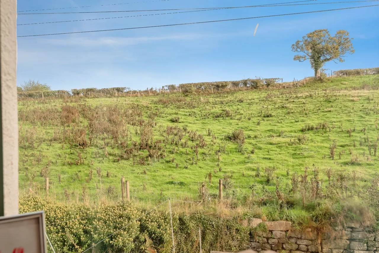 Burnley Road, Cliviger, BB10, photo 4