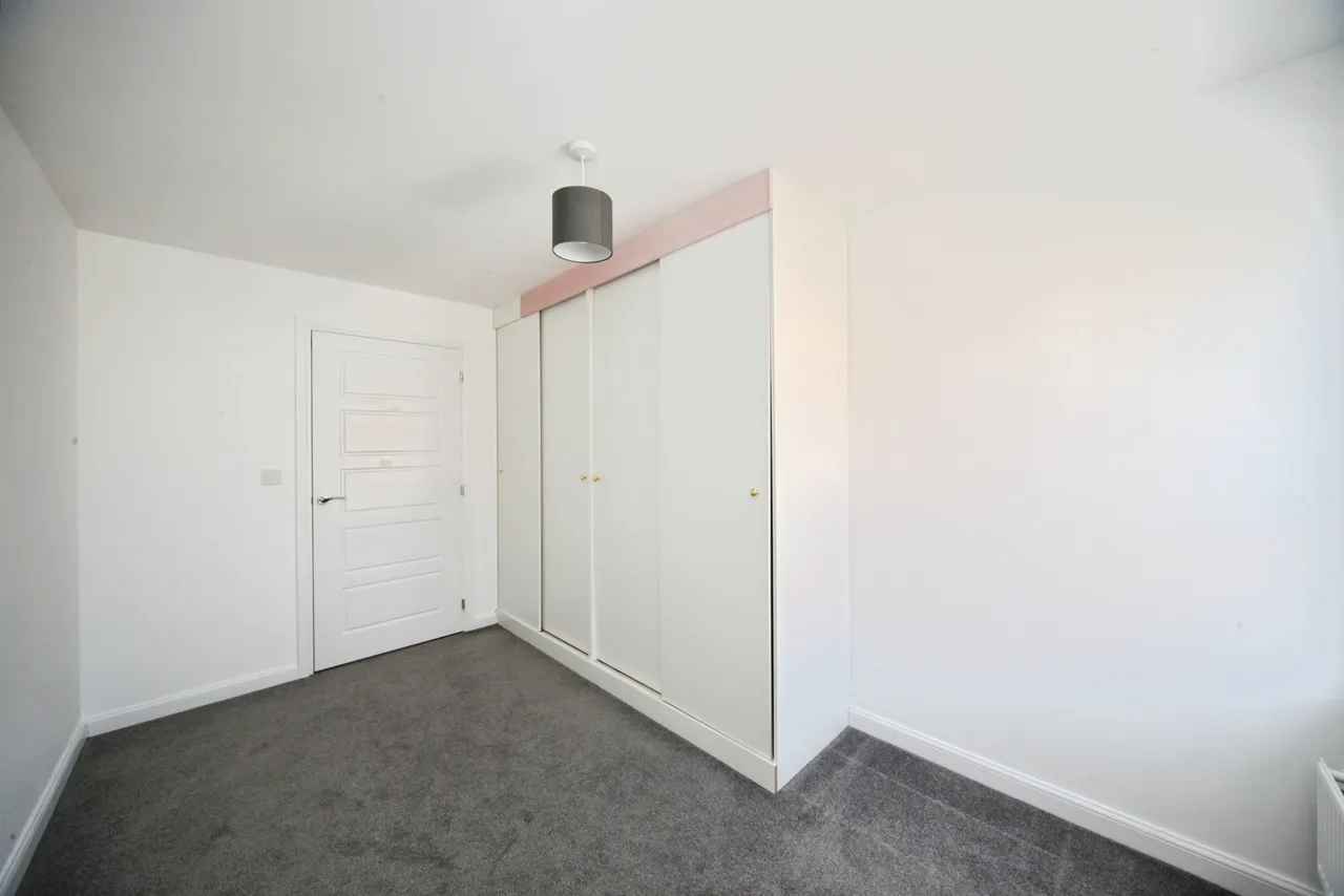 Design Drive, Dunstable, LU6, photo 8