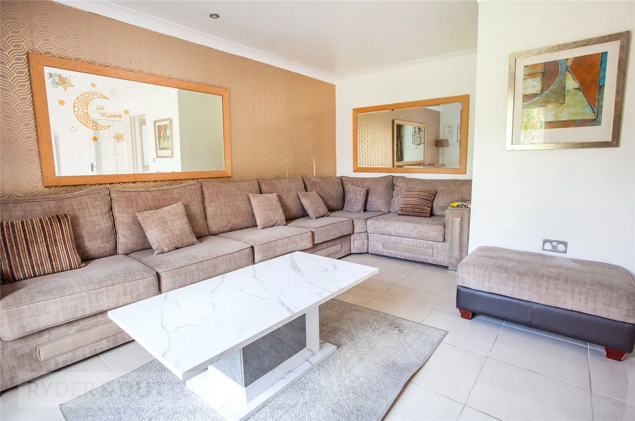 Elmstone Drive, Royton, OL2, photo 2