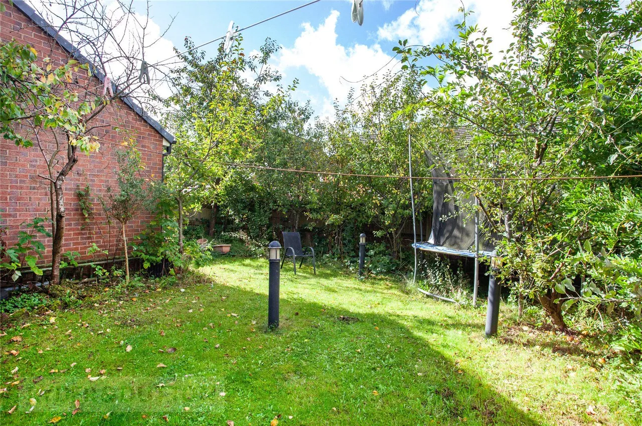 Elmstone Drive, Royton, OL2, photo 25