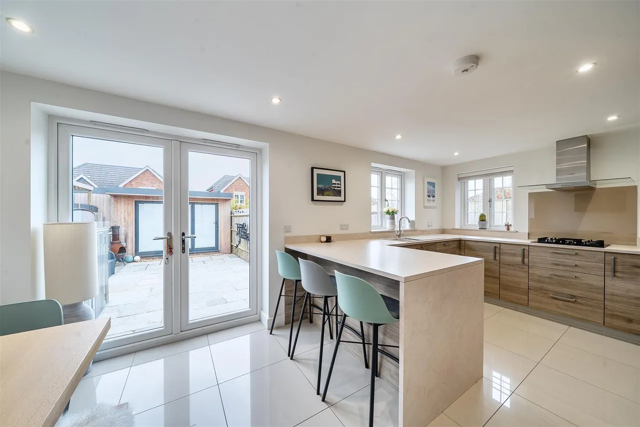 Newtown Road, Warsash, photo 3