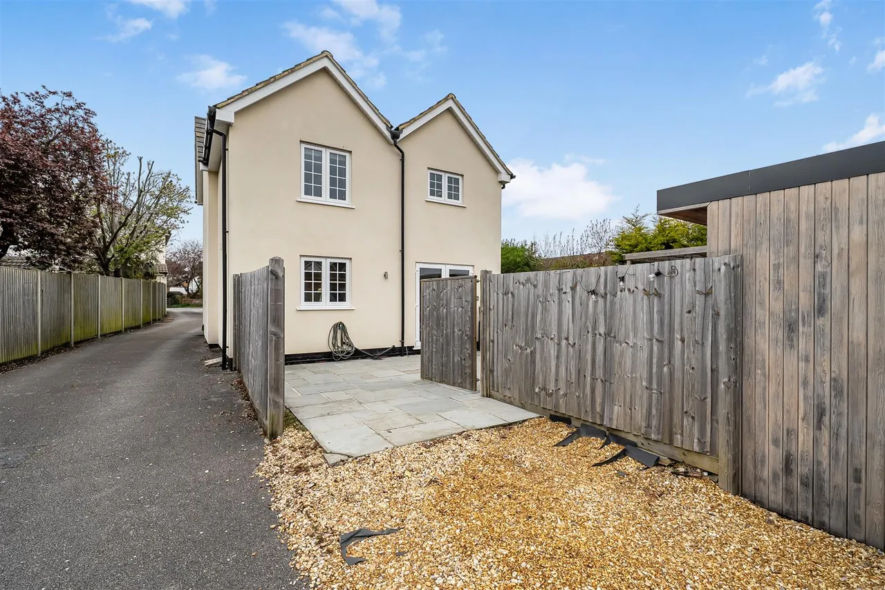 Newtown Road, Warsash, photo 16