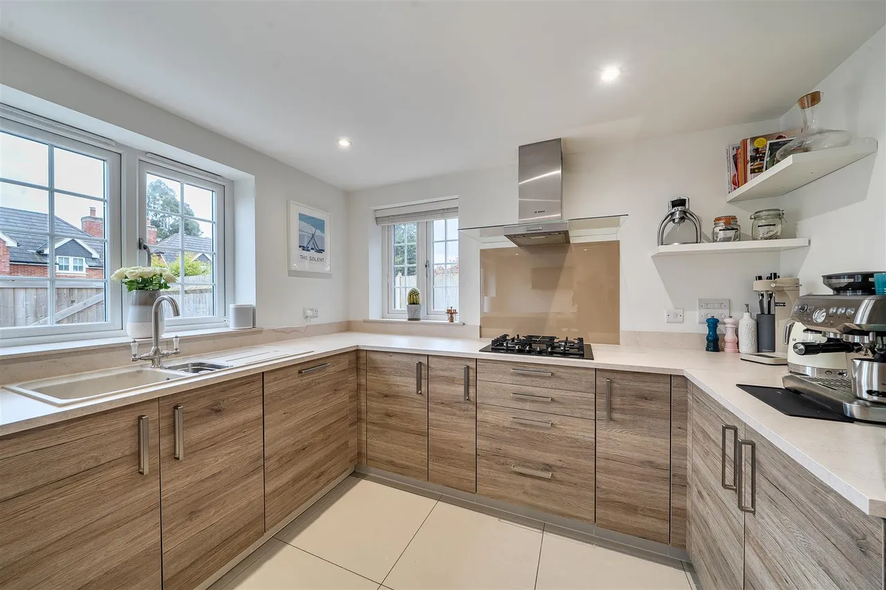Newtown Road, Warsash, photo 8